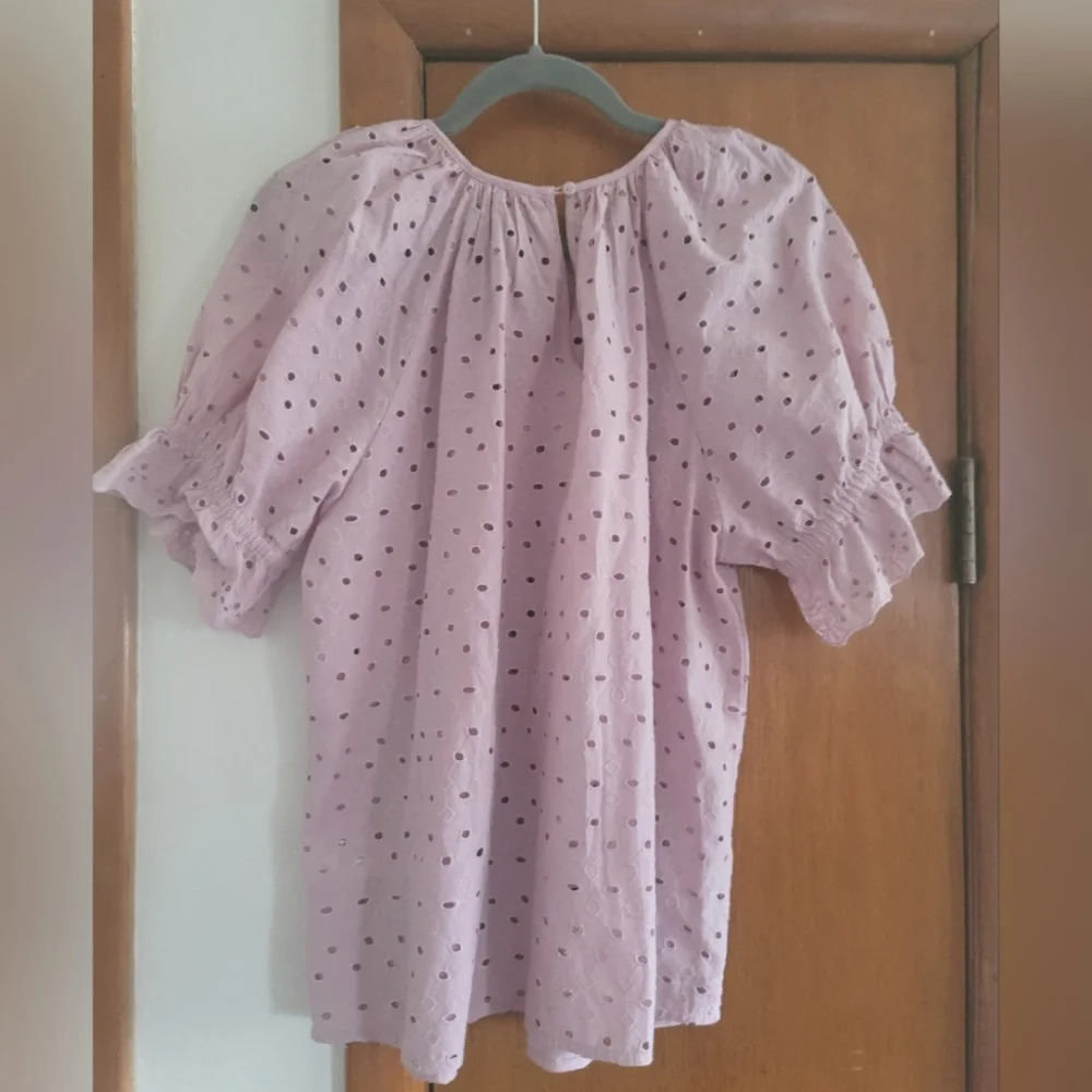 Universal Thread Women's Lilac‎ Eyelet Puff Sleeve Blouse, Size M - Picture 9 of 9